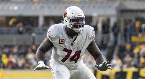Arizona Cardinals veteran left tackle D.J. Humphries out with torn ACL in left knee